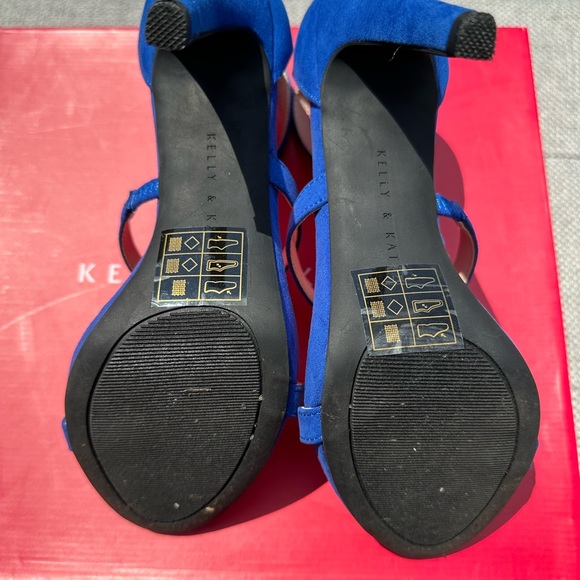 Kelly & Katie - Picture 5 of 6